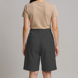 Chino short in gray