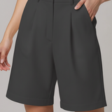 Chino short in gray