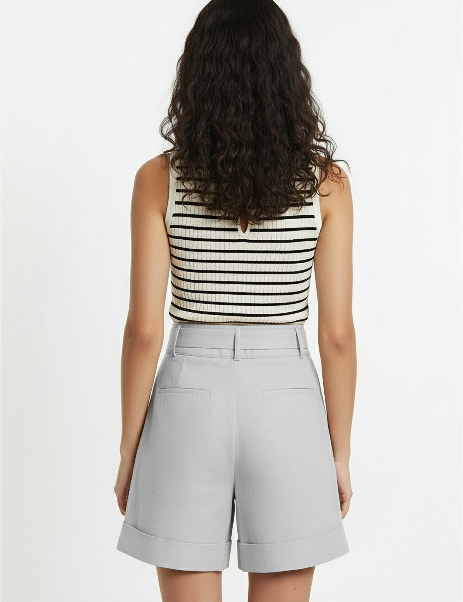 Belted short in gray
