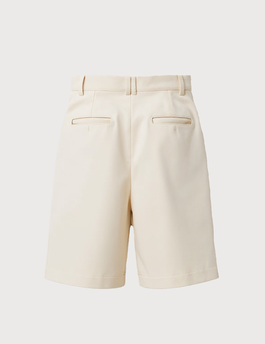 Chino short in ivory